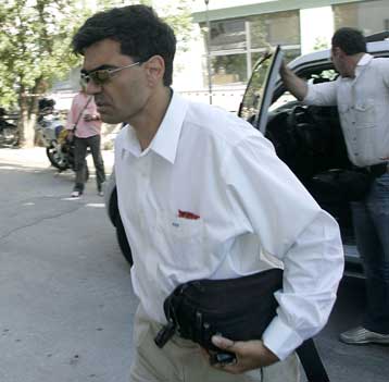 Την απόλυτη στήριξη της διοίκησης έχει ο Μπάκε, υποστηρίζει ο Βαρδινογιάννης