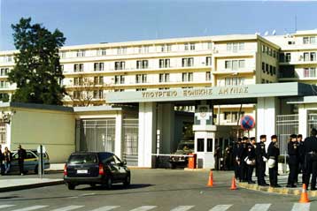 Περίεργη προσωπική συνέντευξη στους υποψήφιους Επαγγελματίες Οπλίτες