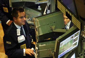 Πτωτικές τάσεις επικράτησαν στη Γουόλ Στριτ και τις ευρωαγορές