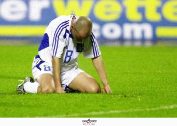 Νοκ άουτ για τρεις εβδομάδες ο Γιαννακόπουλος, αγωνιούν Αλαρντάις και Ρεχάγκελ