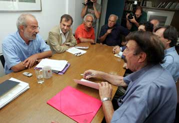 Οι συνταξιούχοι δέχονται επίθεση, δηλώνει ο Αλέκος Αλαβάνος