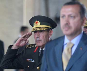 «Ούτε ένας» επιπλέον στρατιώτης στο Αφγανιστάν, ξεκαθαρίζει ο Τούρκος επιτελάρχης