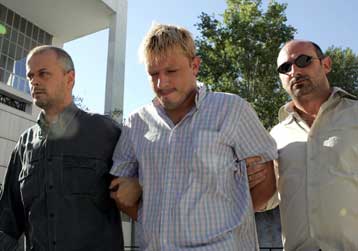 Στον Εισαγγελέα οδηγήθηκε ο συνεργάτης του Β.Παλαιοκώστα, Αλκέτ Ριζάι