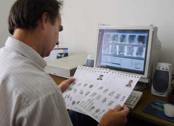 Τα αποτυπώματα και των δέκα δακτύλων θα ελέγχονται σε όσους εισέρχονται στις ΗΠΑ