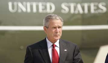 Ο Μπους υπερασπίζεται το σύστημα κράτησης υπόπτων για τρομοκρατία της CIA