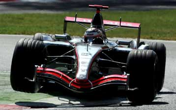 Ο Ραϊκόνεν στην pole position της Μόντζα, μπροστά από τον Σουμάχερ