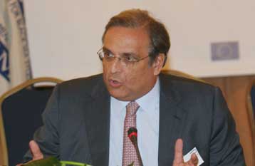 Σάλος από υπόθεση διαφθοράς με επίκεντρο την Επιτροπή Ανταγωνισμού