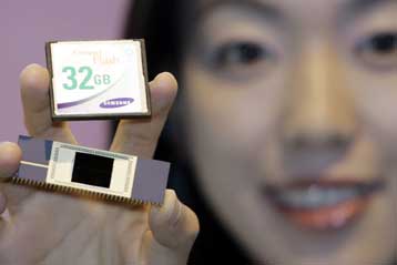 Η Samsung παρουσιάζει νέο τσιπ μνήμης και αυξάνει τη χωρητικότητα της flash