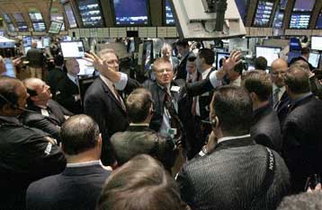 Πτώση τη Δευτέρα στις ευρωαγορές, σταθεροποίηση στη Γουόλ Στριτ