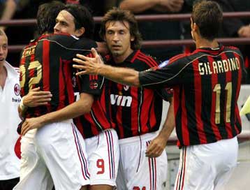 Να μην υποτιμήσουν την ΑΕΚ, ζήτησε ο Αντσελότι από τους παίκτες του