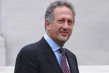 Παραιτήθηκε από βουλευτής ο Κ.Σκανδαλίδης – Στη θέση του ο Γ.Αρσένης