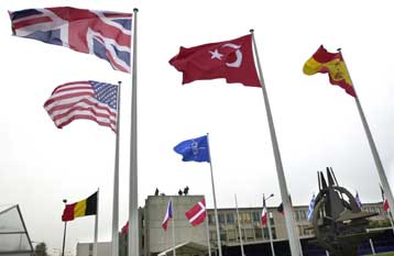 Απροθυμία των χωρών-μελών του ΝΑΤΟ να στείλουν επιπλέον στρατεύματα στο Αφγανιστάν