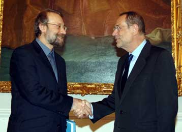 Αναβλήθηκε η προγραμματισμένη για την Πέμπτη συνάντηση Σολάνα-Λαριτζανί