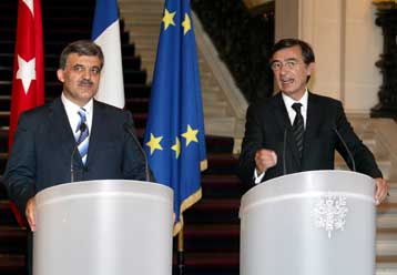 Τις υποχρεώσεις της Τουρκίας έναντι της ΕΕ υπενθύμισε στον Γκιουλ ο Γάλλος ΥΠΕΞ