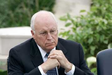 Μήνυση κατά των Τσένι και Αρμιτεϊτζ υπέβαλε η πρώην πράκτορας της CIA, Β.Πλέιμ