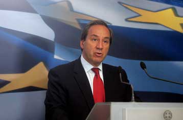 Υποχώρηση του ελλείμματος κάτω του 3% «βλέπει» το ΔΝΤ