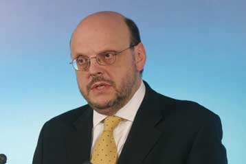 «Κανείς δεν έχει ασυλία» επαναλαμβάνει η κυβέρνηση, απαντήσεις ζητά το ΠΑΣΟΚ