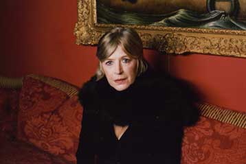 Από καρκίνο του μαστού πάσχει η Μάριαν Φέιθφουλ