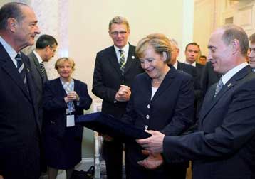 Διαβουλεύσεις Πούτιν στο Παρίσι με το «σκληρό πυρήνα» της Ευρώπης