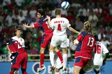 Σε θαύμα ελπίζει η Ξάνθη μετά το 4-3 από τη Ντιναμό Βουκουρεστίου στα Πηγάδια