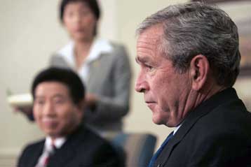 Με ειρηνικά μέσα θα επιλυθεί η κρίση με τη Β.Κορέα, δηλώνει ο Αμερικανός πρόεδρος