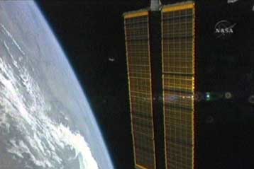 Νέοι ηλιακοί συλλέκτες ξεδιπλώθηκαν στο Διεθνή Διαστημικό Σταθμό