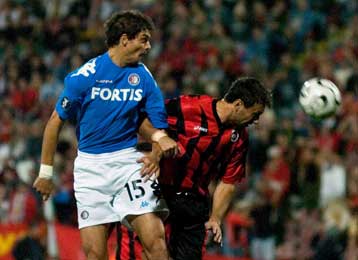 «Λευκή» ισοπαλία με τη Λανς ο Εθνικός Αχνας, ήττα για Ερυθρό Αστέρα, περίπατος Αγιαξ