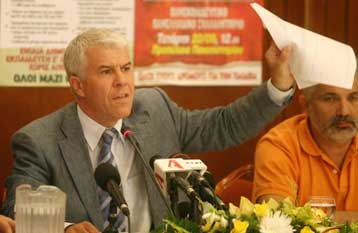 Στο πλευρό των δασκάλων για την ικανοποίηση των αιτημάτων τους ΚΚΕ και ΣΥΝ