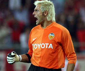 Για δύο ακόμα χρόνια στη Βαλένθια ο Κανιθάρες