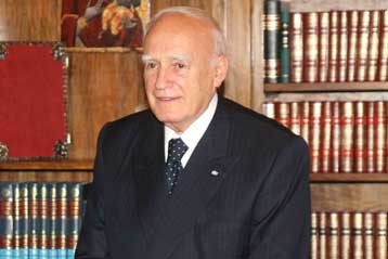 Πενθήμερη επίσκεψη στη Γερμανία αρχίζει τη Δευτέρα ο Κάρολος Παπούλιας