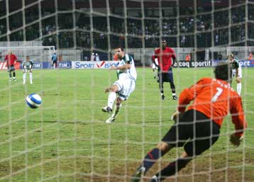 Τα «μπάλωσαν» Ολυμπιακός, Παναθηναϊκός-Νίκες για Καλαμαριά, Κέρκυρα-«Χ» στη Λάρισα