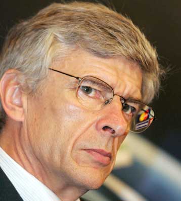 «Κανονιές» μέσα στο Ολντ Τράφορντ, μόνη πρώτη η Πόρτσμουθ