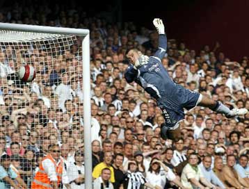 Επέμβαση στο στομάχι για τον Σέι Γκίβεν της Νιούκαστλ