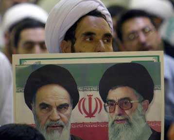 Αιχμηρή καταδίκη των δηλώσεων του Πάπα και από τον πνευματικό ηγέτη του Ιράν