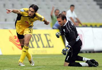 «Έβρεξε» γκολ η ΑΕΚ, επιβλήθηκε 3-0 του Ηρακλή υπό καταρρακτώδη βροχή