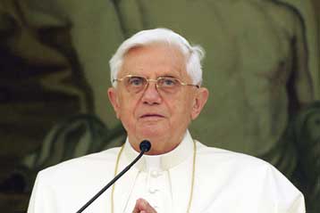 Ειλικρινής η έκφραση λύπης του Πάπα, υποστηρίζει ο Τζορτζ Μπους