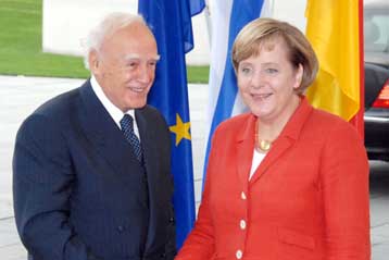Το μέλλον της Ευρώπης κυριάρχησε στη συνάντηση της Ανγκελα Μέρκελ με τον Κάρολο Παπούλια