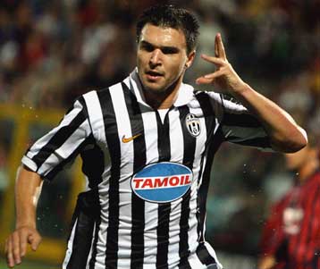 Στο -10 βρίσκεται η Γιουβέντους μετά το 3-0 επί της Κροτόνε