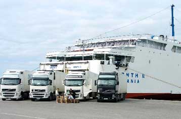 Εκβιάζουν οι ακτοπλόοι για νέο καπέλο 10% στα εισιτήρια