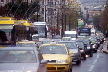 Ένα αυτοκίνητο αναλογεί σε κάθε τρεις κατοίκους της Ελλάδας