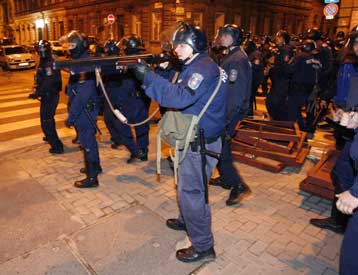 Συνεχίζονται οι διαδηλώσεις στη Βουδαπέστη για την παραίτηση του πρωθυπουργού