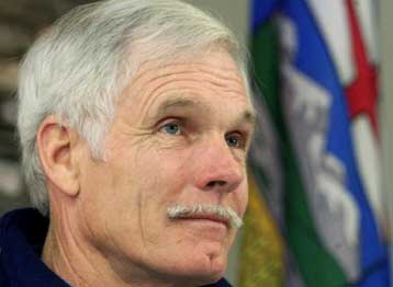 Για τον …ιστορικά «βλακώδη» πόλεμο του Μπους στο Ιράκ μιλά ο Τεντ Τέρνερ