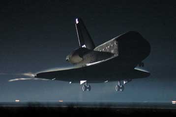 Στη Γη επέστρεψε το διαστημικό λεωφορείο Atlantis