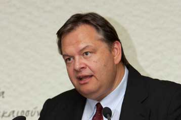 Υποβαθμίζει τις δηλώσεις Τζουμάκα για βουλευτές «υπαλλήλους» εταιρειών ο Ευ.Βενιζέλος