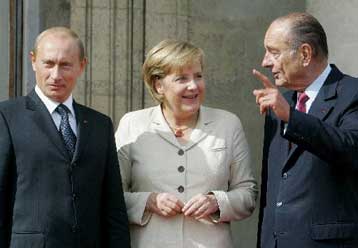 Διαβεβαιώσεις Πούτιν σε Μέρκελ και Σιράκ για τις ενεργειακές φιλοδοξίες της Ρωσίας