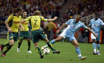 Μόνη στην κορυφή η Λιόν μετά την ήττα της Μαρσέιγ, παραπαίει η Μονακό