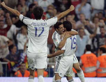 Η Ρεάλ Μαδρίτης ενδέχεται να αποκτήσει παίκτη στη θέση του Σισίνιο