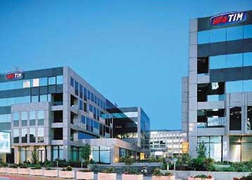 Την πώληση της ΤΙΜ φέρεται να εξετάζουν Texas Pacific και Apax Partners