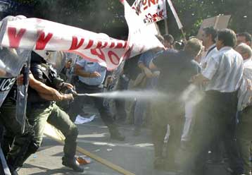 Νέα πενθήμερη απεργία αποφάσισαν δάσκαλοι και νηπιαγωγοί