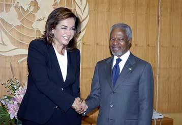 Αισιοδοξία για Κυπριακό, στασιμότητα στο θέμα της ΠΓΔΜ διαπίστωσαν Μπακογιάννη-Ανάν